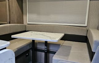 2022 26ft. Coachmen Cross Trail Class C RV