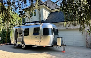 Magnolia 3-AIRSTREAM Bambi Sport 22 *FULLY Loaded*