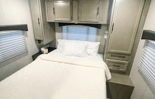 FLASH SALE 2021 CLASS C RV