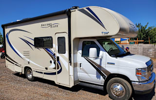 2019 Thor Motor Coach Chateau 23U