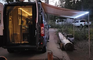2017 Carado Banff, accomadates everyone in style!