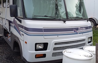 1996 Winnebago Sunrise 30rq with Solar