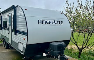 Get Out There - AmeriLite Trailer - Sleeps 8