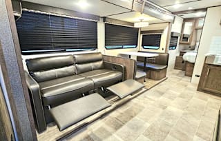 Camden's Camper - 32' - 2021 Dutchman Coleman