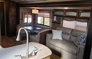 2016 Wildwood Heritage Glen 311QB - LOADED!!!