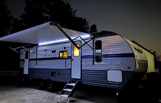 Beautiful & Spacious 30’ Gulf Stream w/ slide
