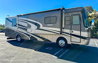 Affordable Luxury – Premium Class A Diesel Pusher!