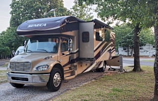 2014 Jayco Seneca 37FS - Bunk beds! Great for families! Fully stocked!