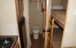 Our Family Fave! Comfy, Bunk Beds, Only 2,725 Lbs!