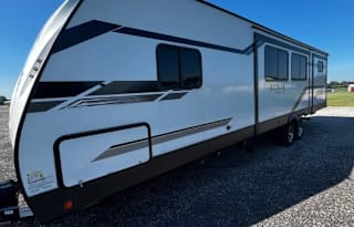 Kids Love The Hitch Hiker 2021 UltraLite-Sleeps 11