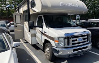 2015 Thor Motor Coach Four Winds 26A