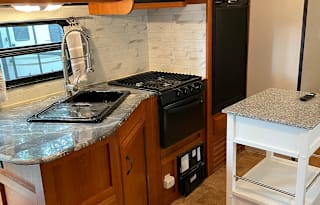 “On Lake Time” RV Rental