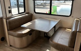 2024 Fully Stocked Luxury Glamping RV