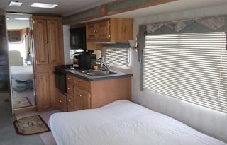 2000 Holiday Rambler Ambassador 34PBS