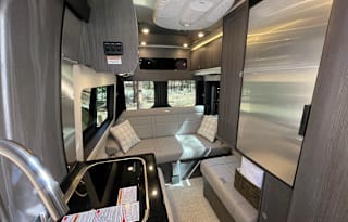 2021 Airstream RV Interstate Nineteen 4x4