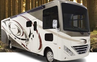 Remi the RV 2017 Thor Hurricane 35m