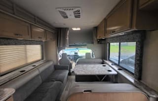 2018 Thor Motor Coach Four Winds 30D Bunkhouse