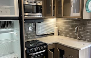 2021 Coachmen RV Freedom Express Liberty Edition 326BHDSLE
