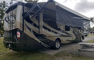 Luxury Class A Bunkhouse - DELIVERY & SETUP ONLY