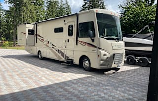 2019 Winnebago Vista 32YE