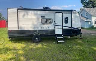 Pet Friendly 5 Person Travel Trailer Rental