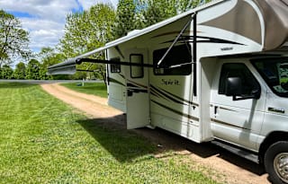 2017 Winnebago Spirit 25B