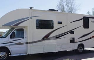 Glamping with Gracie! 32 Feet of Awesome!