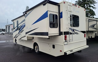 2021 Fleetwood Flair 28A - Fully Stocked