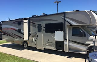 2017 Coachmen RV Leprechaun 310BH Ford 450