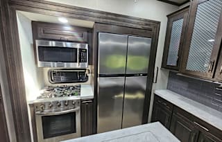 2022 Grand Design Momentum M-Class 381MS