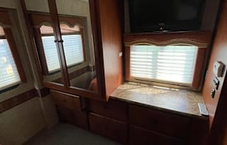 2011 Thor Motor Coach Windsport 32V