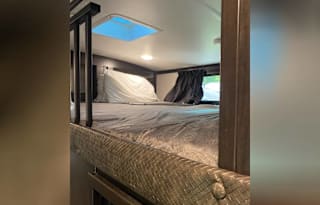 2022 Jayco North Point 377RLBH
