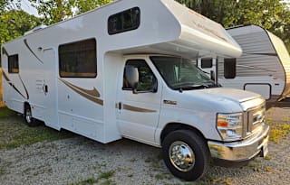 Fireside RV's 2019 Thor Majestic 28A - LMI1519
