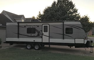 Eric and Geneda's Kid Approved Camper Rental