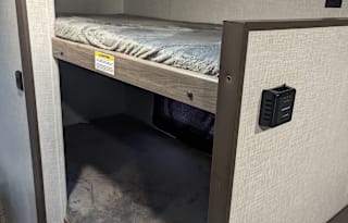 2022 CrossRoads RV Zinger Lite ZR18BH