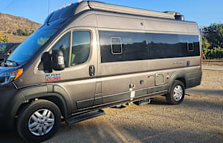 2022 Tellaro Luxury Van Sleeps 4