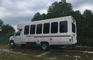 Custom RV for Renters w/ Disabilities Wheelchair Lift, Walk-In Shower
