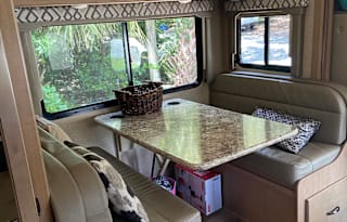 2019 Thor Motor Coach Four Winds 24F