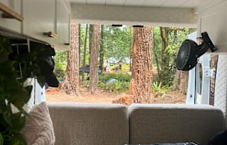2019 LUXURY Campervan & Fully Off-Grid