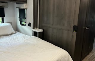 Luxury Georgetown 36B5 — Sleeps 9, 2 Full Baths