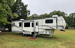 2022 Keystone RV Montana 3761FL