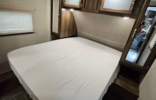 2019 Keystone RV Premier Ultra Lite 29RKPR
