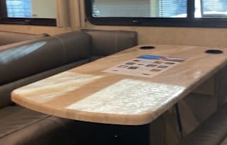 2020 Thor Motor Coach Miramar - 37.1 foot
