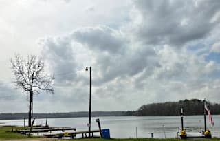 Live the lake life!
