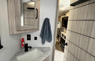 Bring the Whole Family to This Bunkhouse