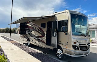 2018 Fleetwood RV Bounder 33C