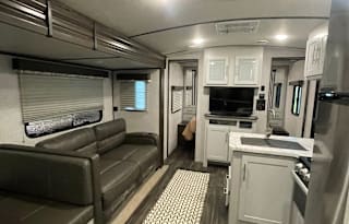 Family friendly RV with 2 A/Cs