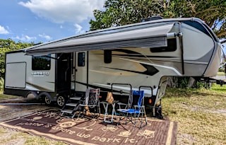 2020 Keystone Fifth Wheel SunFun Florida RV Rental