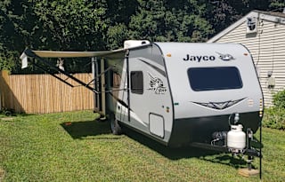 Allyson's 2020 Jayco SLX7 195RB