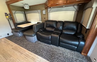 2018 Renegade Valencia 38BB